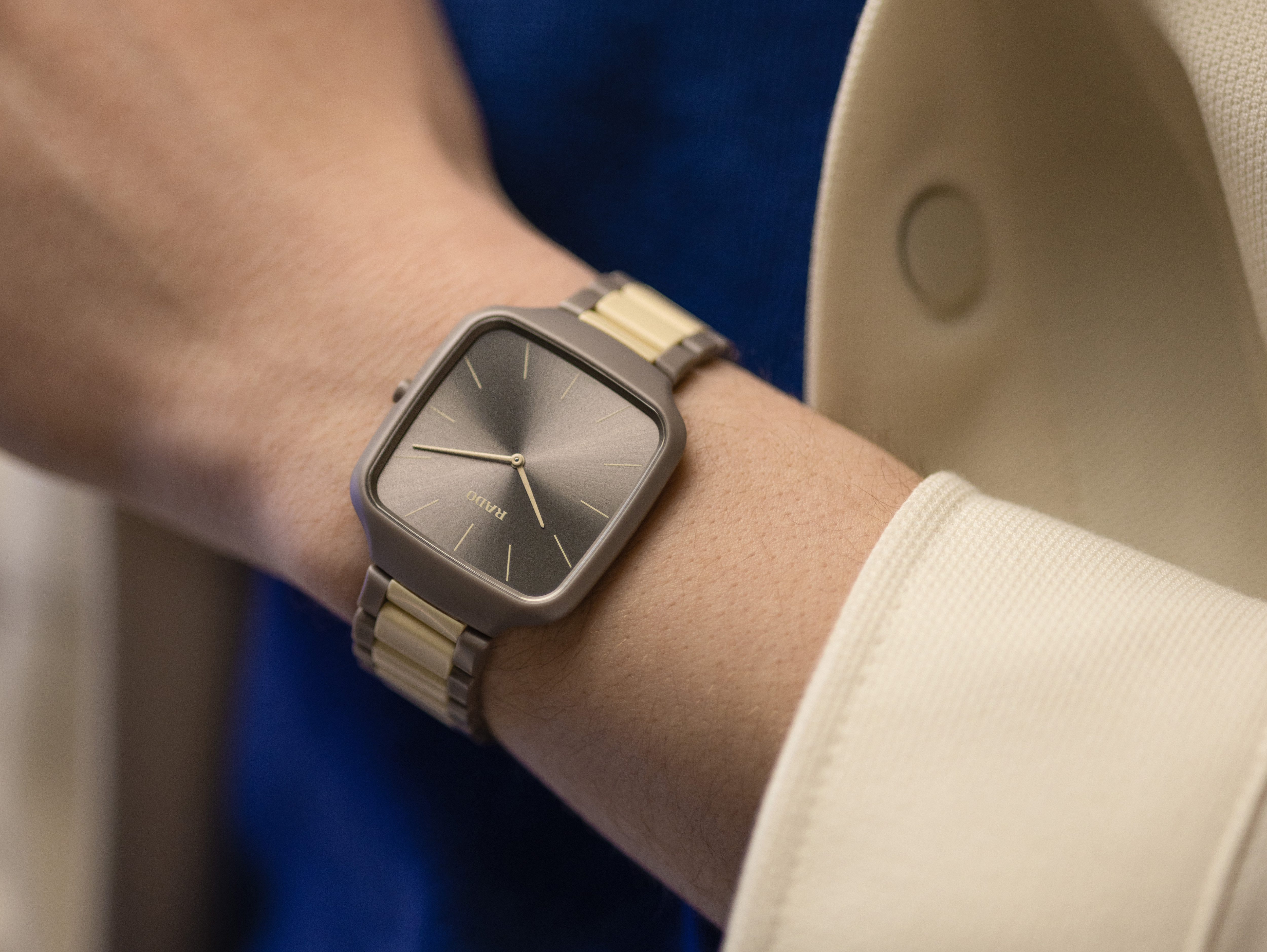 true-square-thinline-les-couleurs-le-corbusier